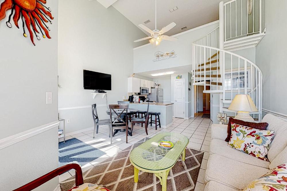 Direct Gulf Front Condo with Resort Pools with Hot Tubs - Steps to Beach